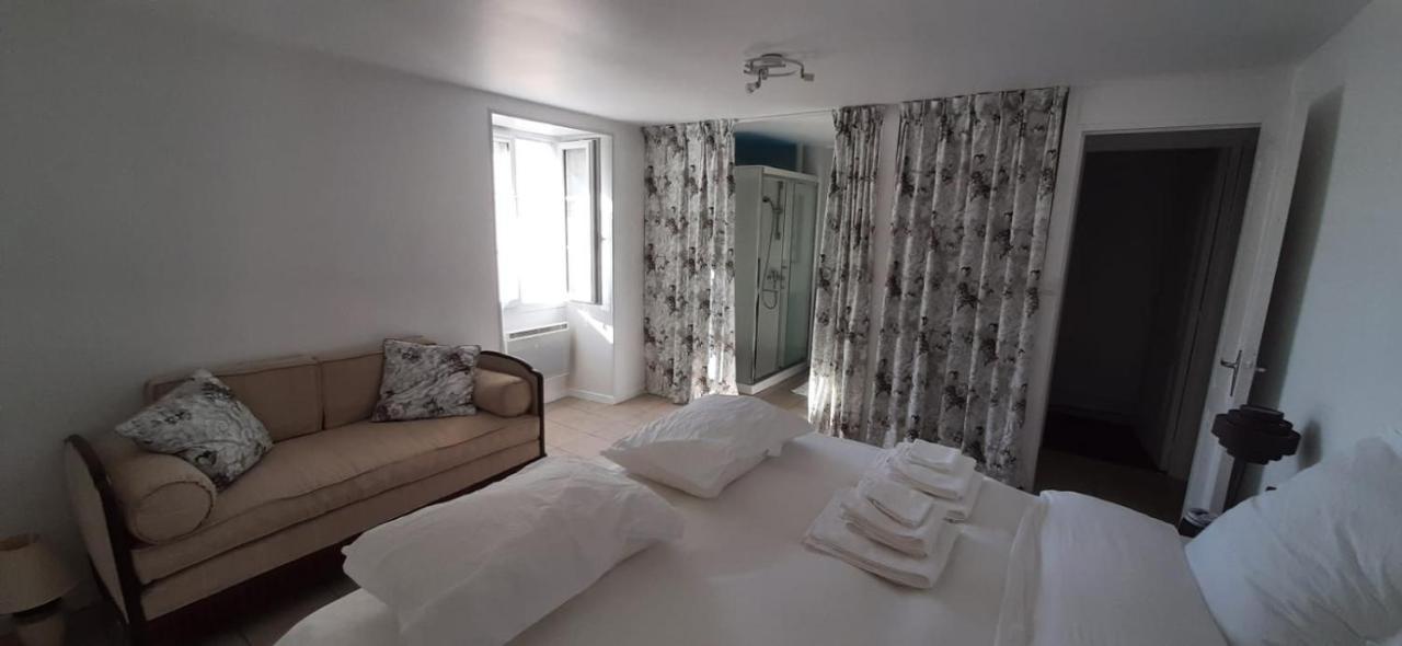 Bed and Breakfast Domaine De La Briouse Sanxay Exteriér fotografie