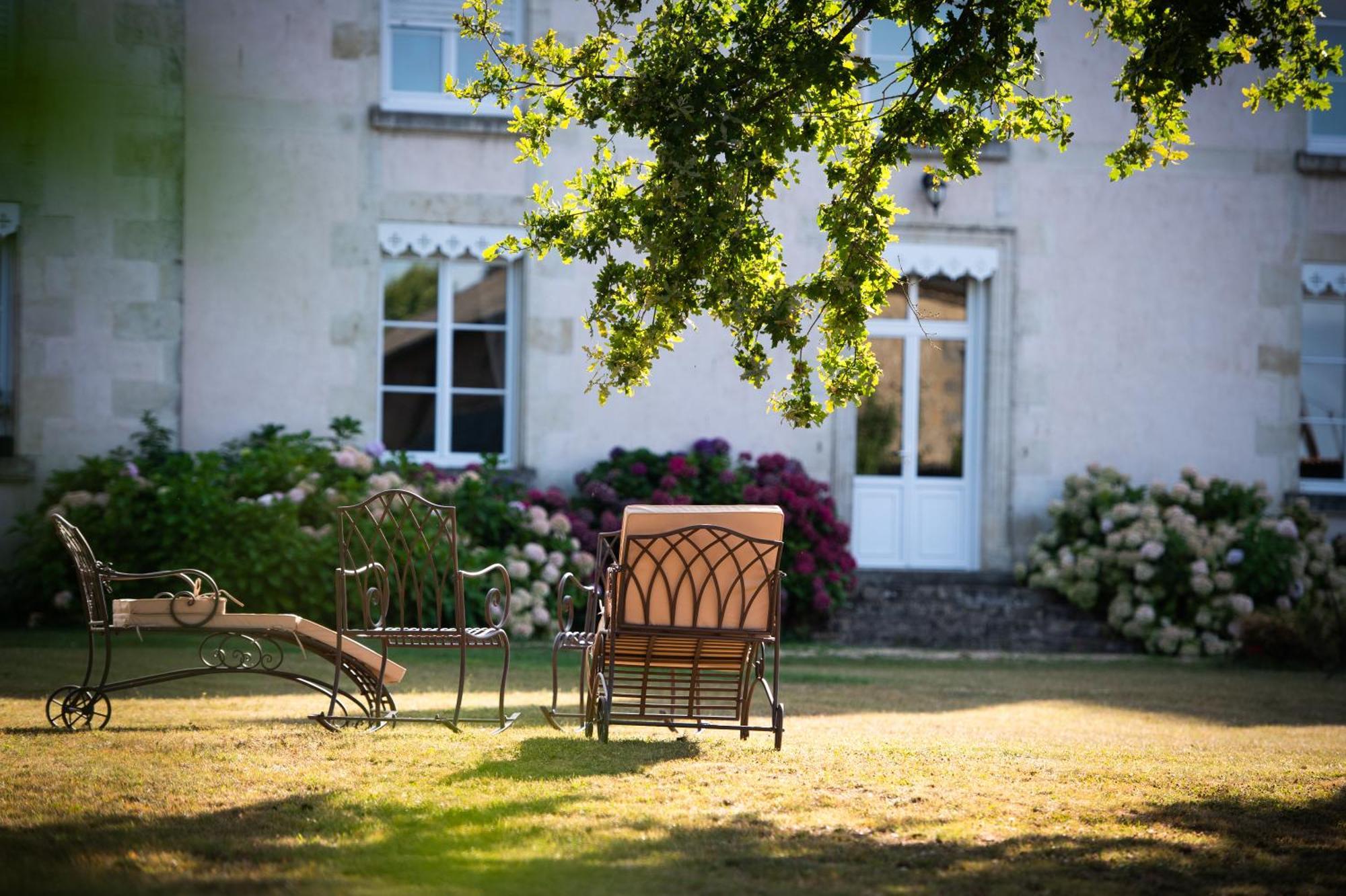 Bed and Breakfast Domaine De La Briouse Sanxay Exteriér fotografie